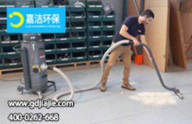 如何給工作中的工業吸塵器降溫?